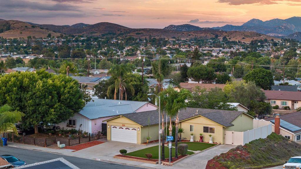 Santee, CA 92071,9447 Medina Dr
