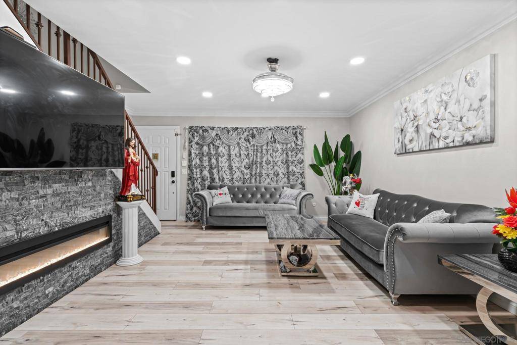 El Cajon, CA 92020,267 S Mollison Ave #9