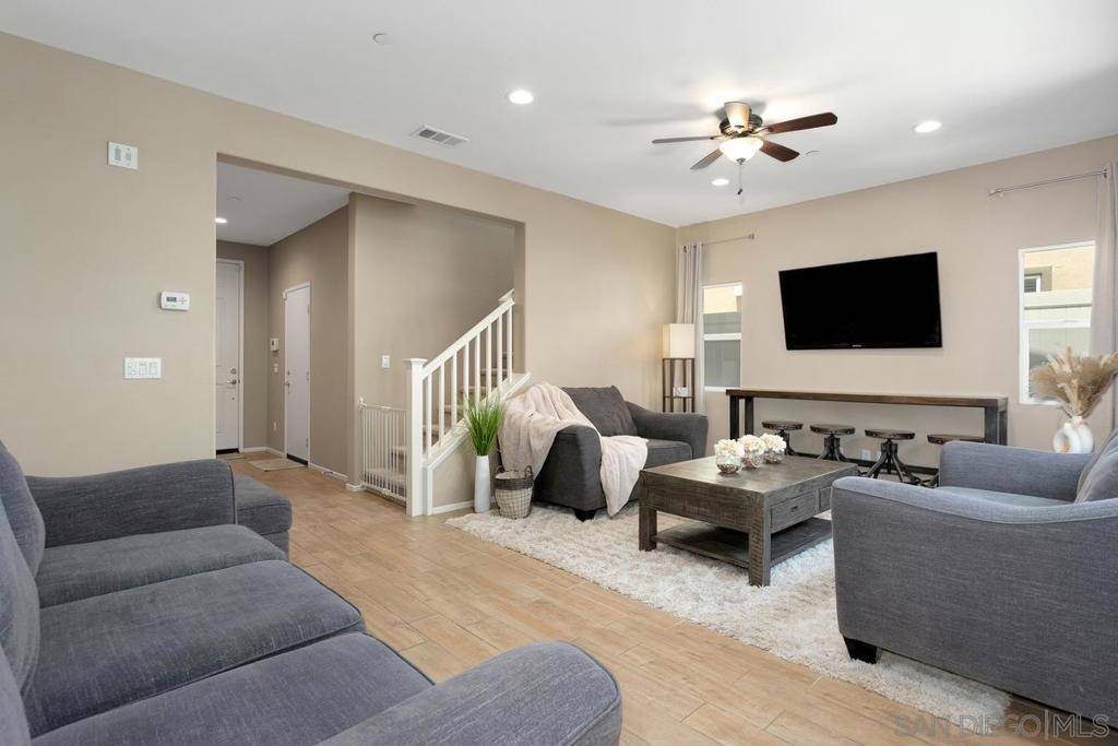 Fallbrook, CA 92028,259 Oberlander Way
