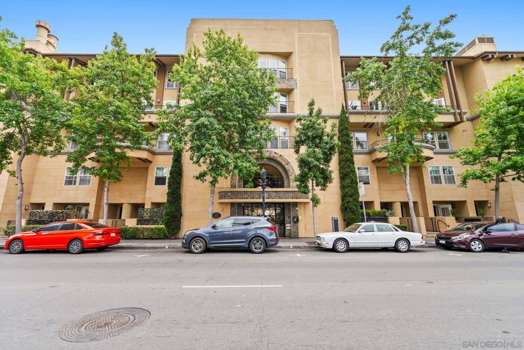 San Diego, CA 92101,301 W G St #112