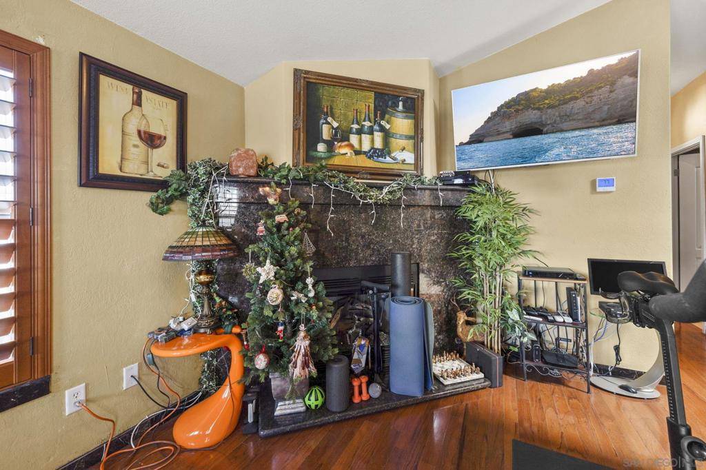 Oceanside, CA 92054,120 Sherri Ln