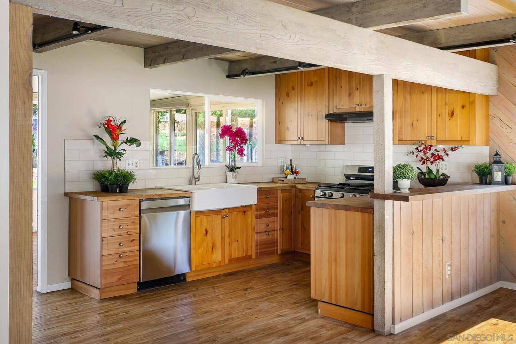 Valley Center, CA 92082,30408 Lennie Dr