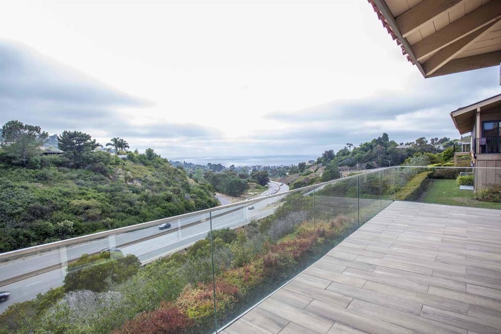 7648 Caminito Coromandel, La Jolla, CA 92037