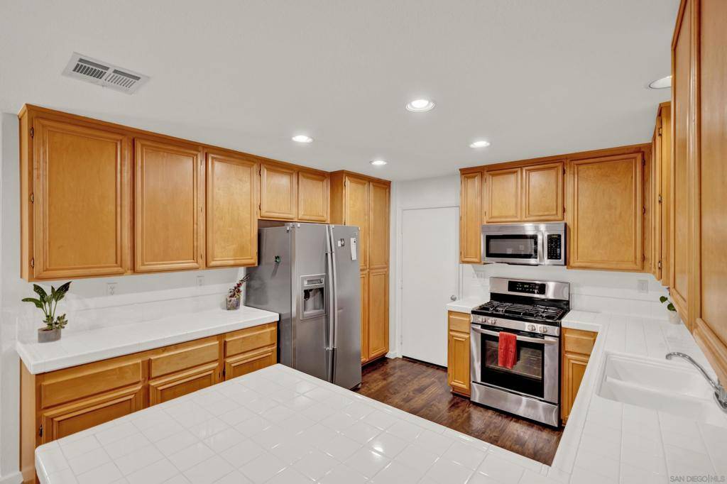 Oceanside, CA 92056,508 Dakota Way