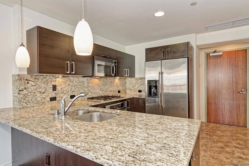 San Diego, CA 92101,800 The Mark Ln #403