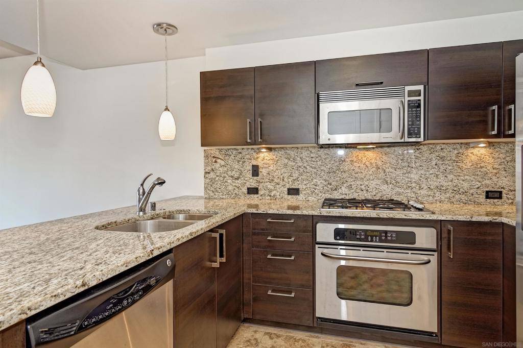 San Diego, CA 92101,800 The Mark Ln #403