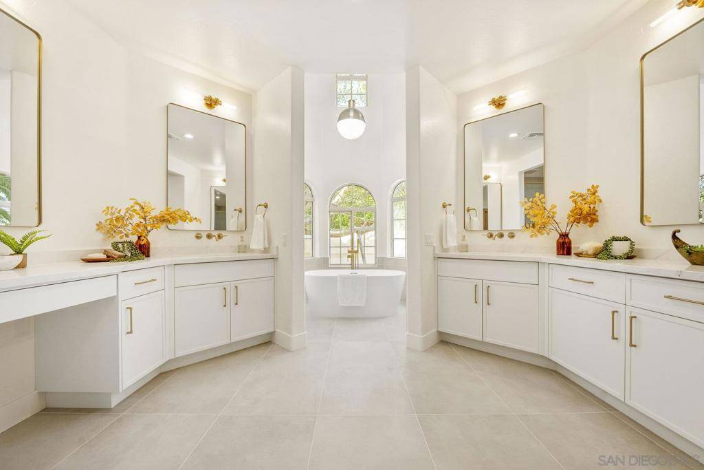 17601 Valle Verde, Poway, CA 92064