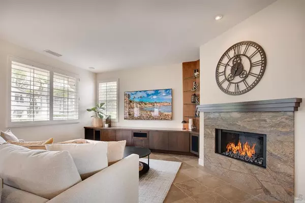 La Jolla, CA 92037,2537 Carriagedale Row