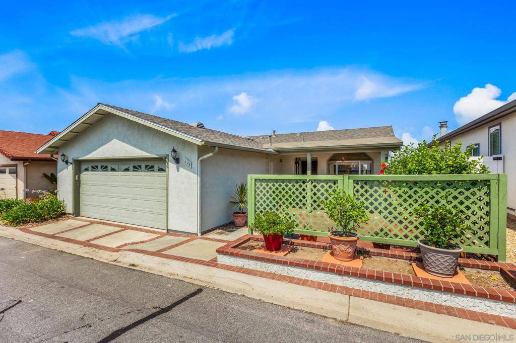 628 Via Santa Paulo, Vista, CA 92081
