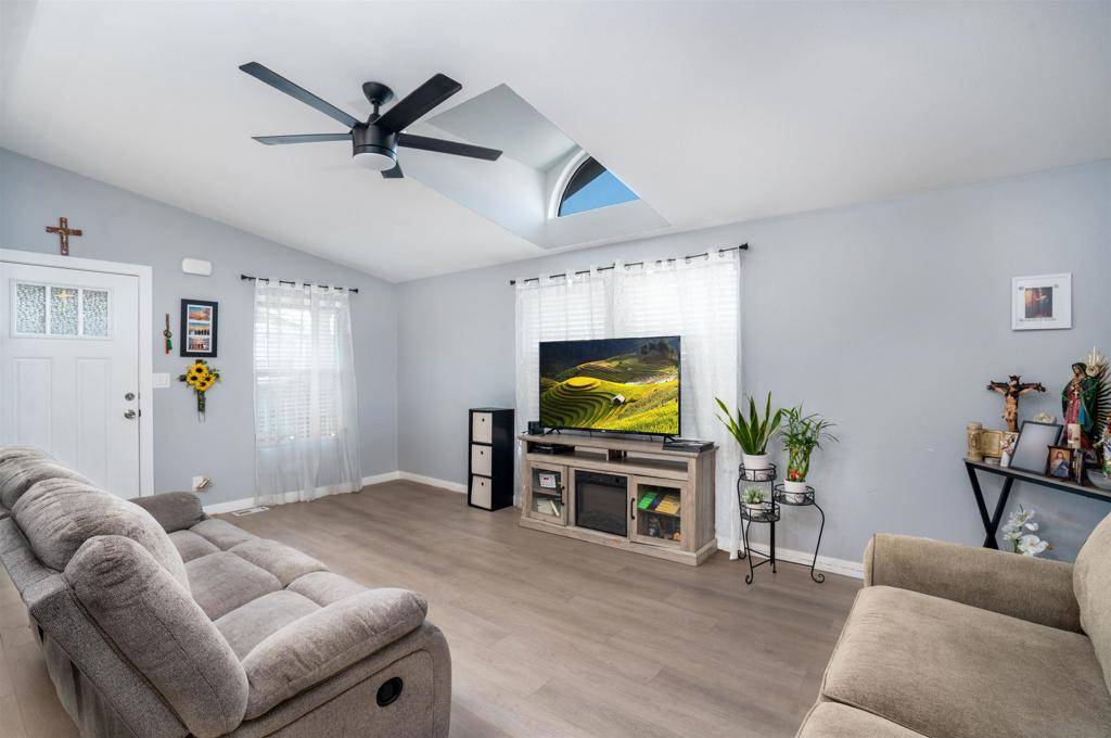 Poway, CA 92064,13103 Corona Way