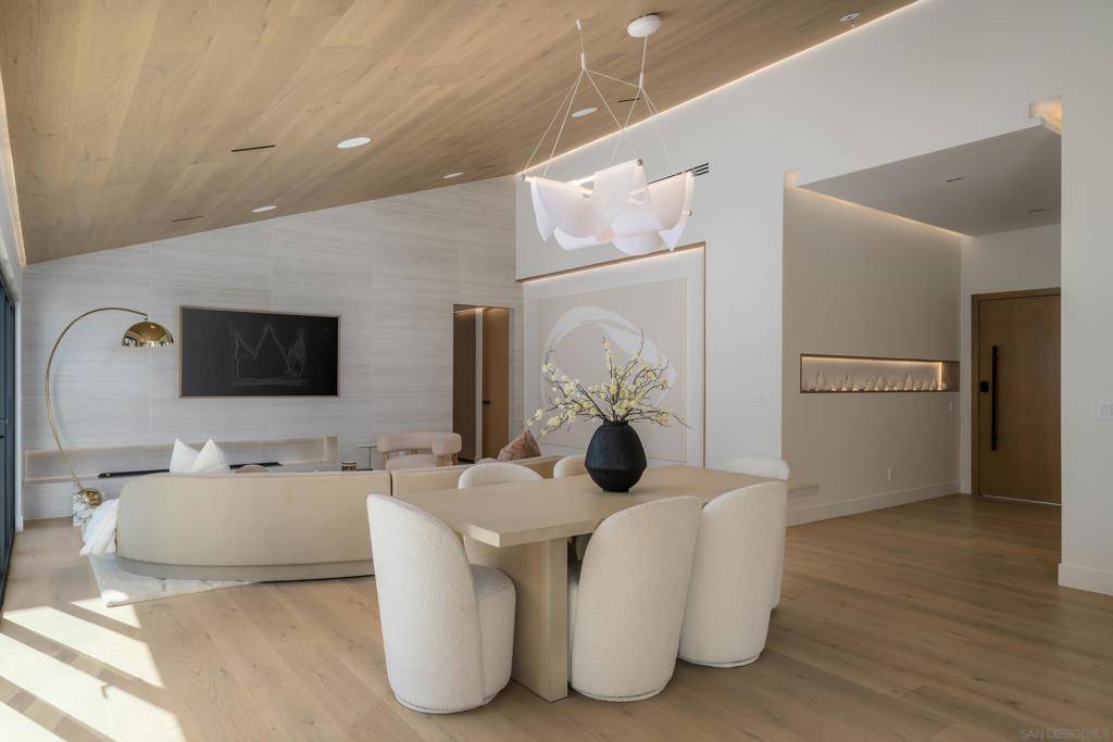 5826 Soledad Mountain Rd, La Jolla, CA 92037