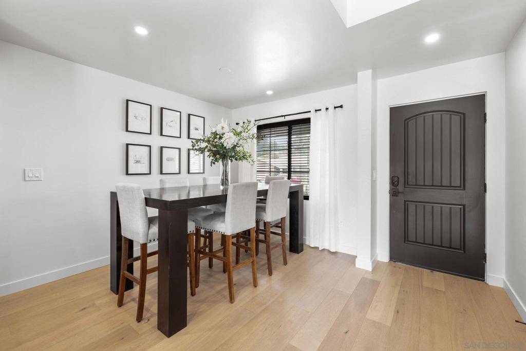 Oceanside, CA 92054,2146 Foster St