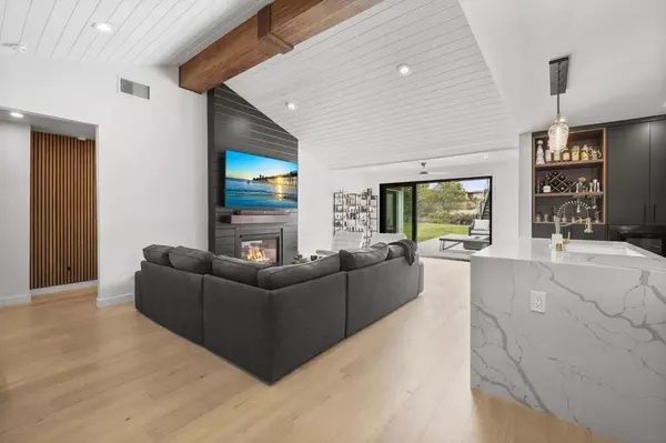 Oceanside, CA 92054,2146 Foster St