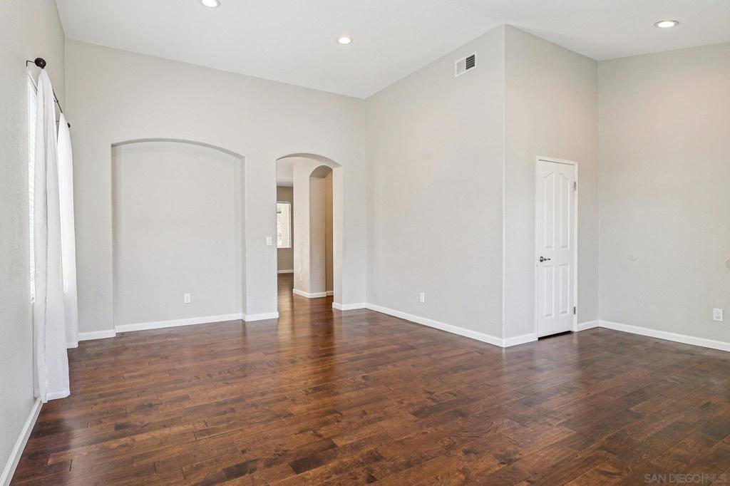 Oceanside, CA 92057,773 Aldea Dr