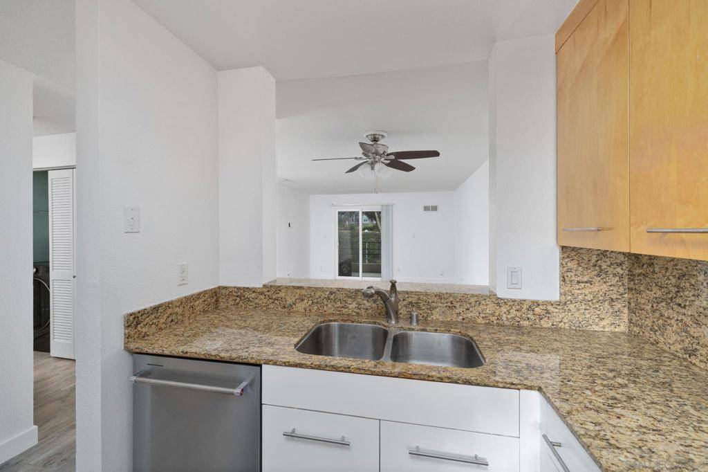 San Diego, CA 92122,7405 Charmant Dr. 2306 #2306