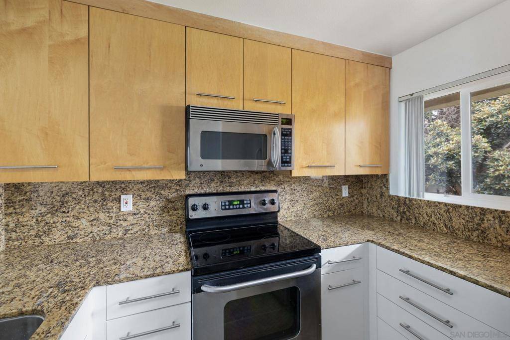 San Diego, CA 92122,7405 Charmant Dr. 2306 #2306
