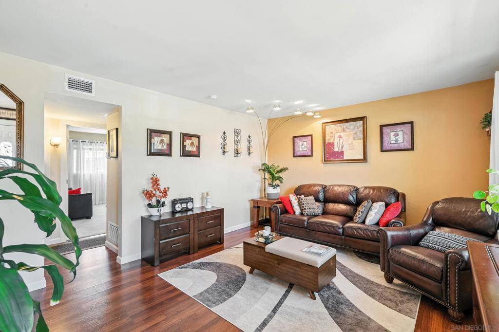 Oceanside, CA 92057,253 Holiday Way