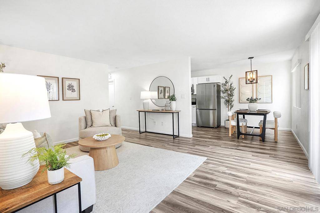San Diego, CA 92117,6602 Beadnell Way #12