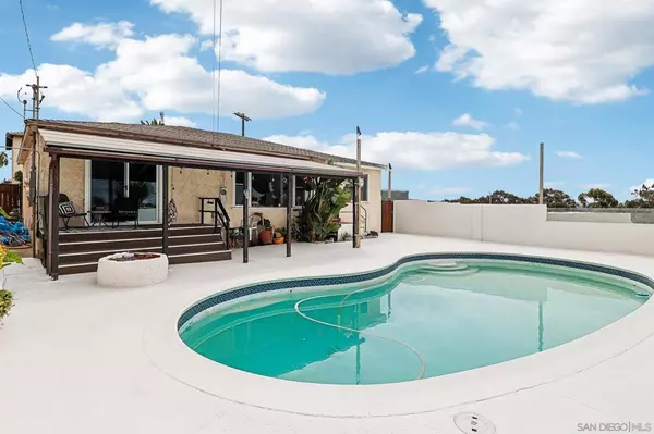 San Diego, CA 92110,1404 Lieta St