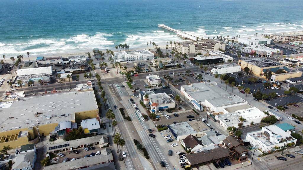San Diego, CA 92109,866 870 Grand Avenue