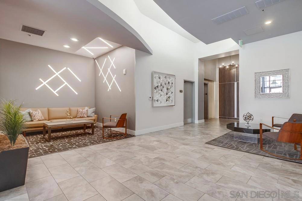 San Diego, CA 92101,427 9th Ave #1206