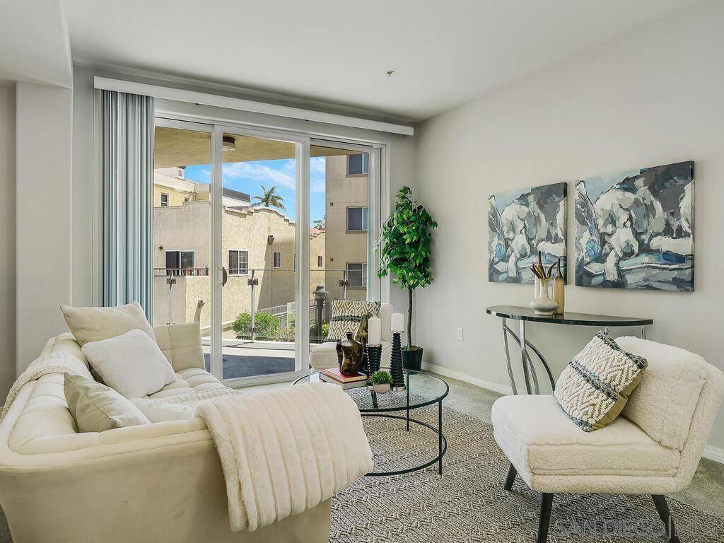 San Diego, CA 92101,1601 India St #208