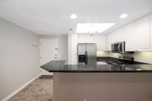 La Jolla, CA 92037,9253 Regents Rd #A107