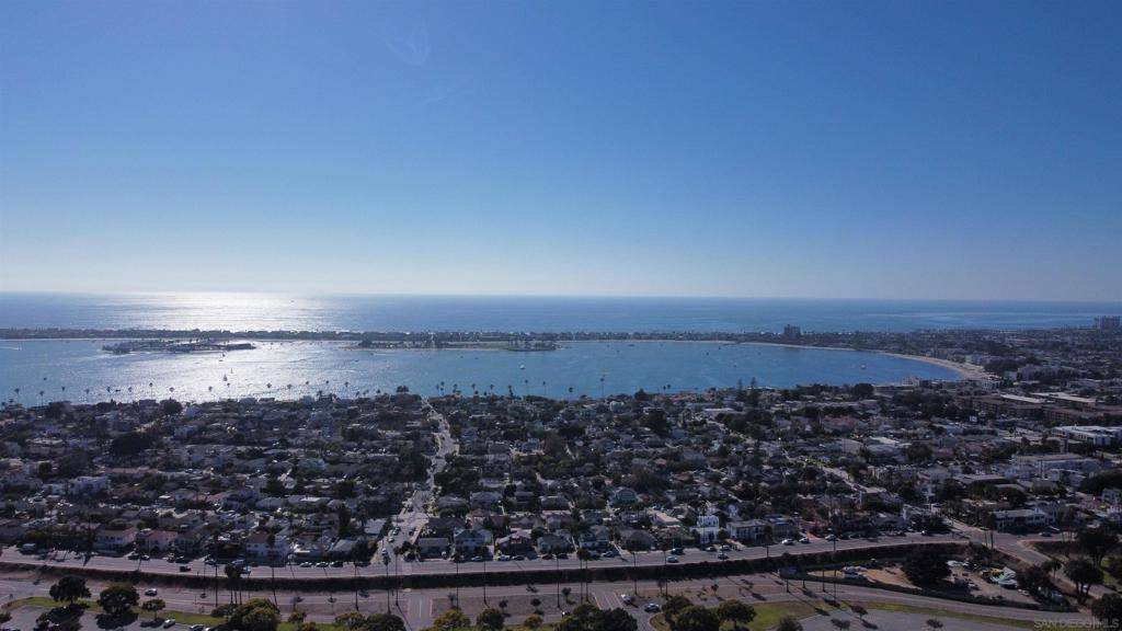 San Diego, CA 92109,4135 Fanuel St