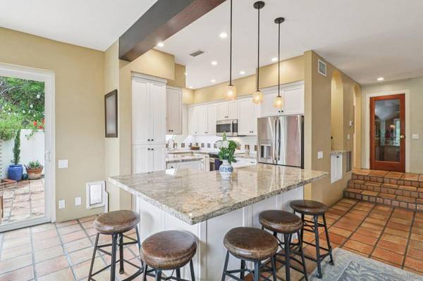 8358 Gilman Dr, La Jolla, CA 92037