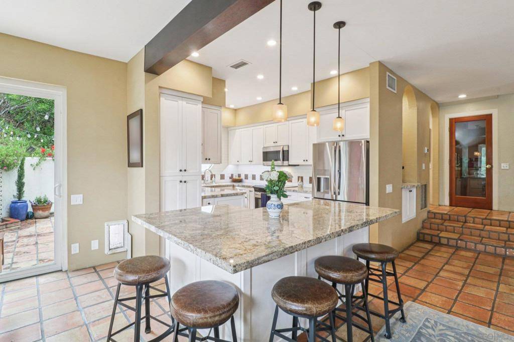 8358 Gilman Dr, La Jolla, CA 92037