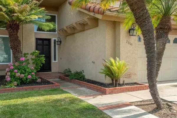 Vista, CA 92081,2009 Applewood Ln