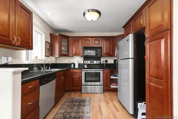 El Cajon, CA 92020,605 S MOLLISON #205