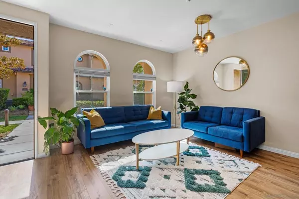 San Diego, CA 92127,17071 Calle Trevino #8
