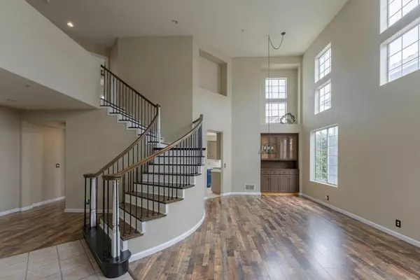 Salinas, CA 93906,1910 Burgundy Way