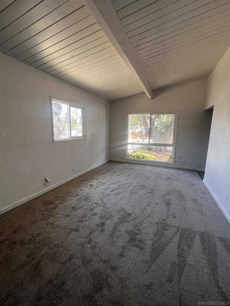 Vista, CA 92084,409 Townsite Dr