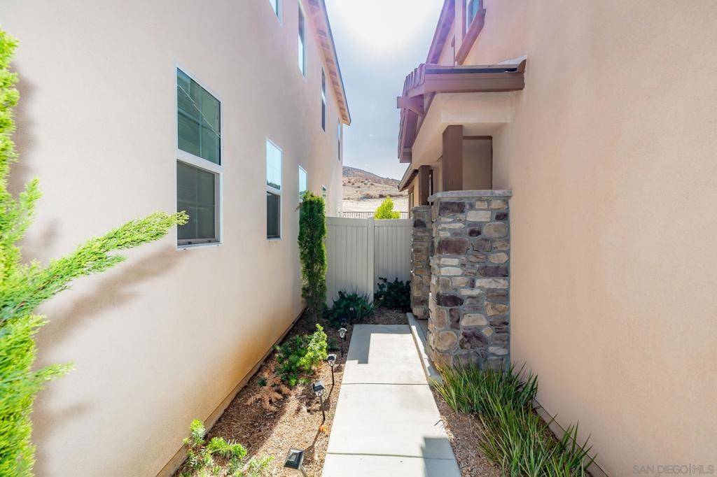 Lake Elsinore, CA 92530,532 Enzo St #75