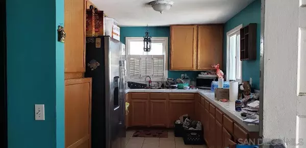 San Diego, CA 92111,2376 W Jewett Street