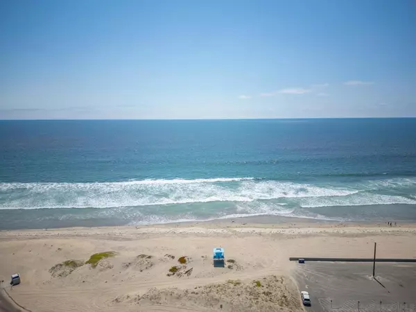 54 Half Moon Bend, Coronado, CA 92118