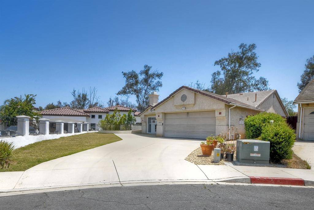 1115 Metcalf Place, Escondido, CA 92026