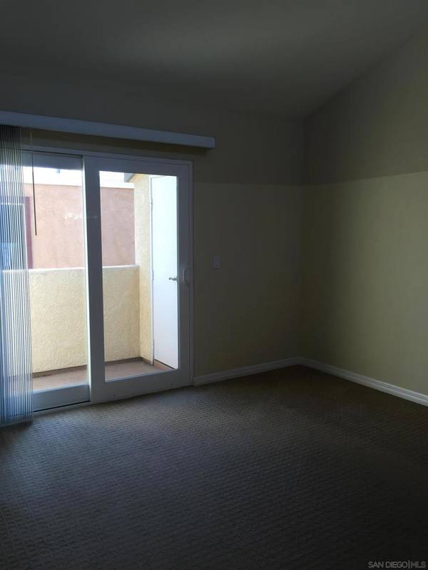 San Diego, CA 92117,5252 Balboa Arms Dr #271