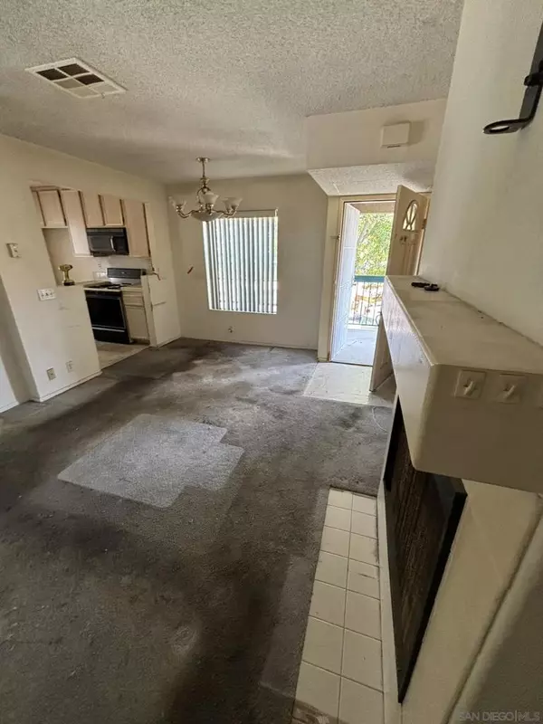 San Diego, CA 92126,10656 Aderman Ave #28