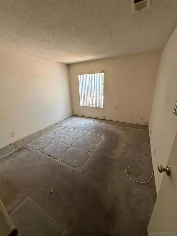 San Diego, CA 92126,10656 Aderman Avenue #28