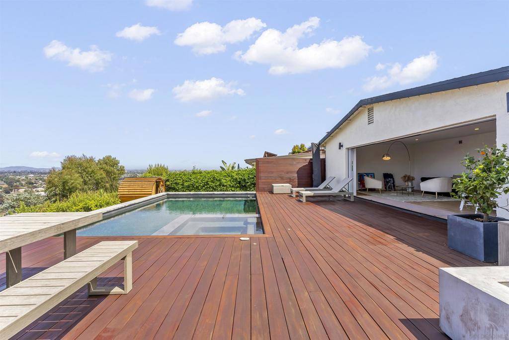 5745 Soledad Mountain Road, La Jolla, CA 92037
