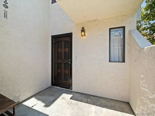 El Cajon, CA 92019,1138 Via Loma Vista