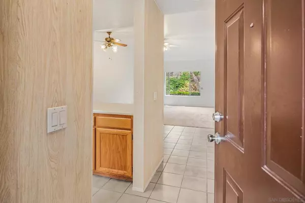 Spring Valley, CA 91977,9270 Amys St #13