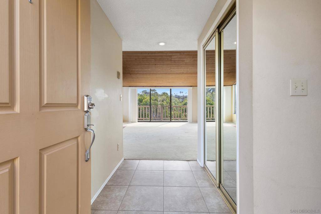 Solana Beach, CA 92075,573 S Sierra #10