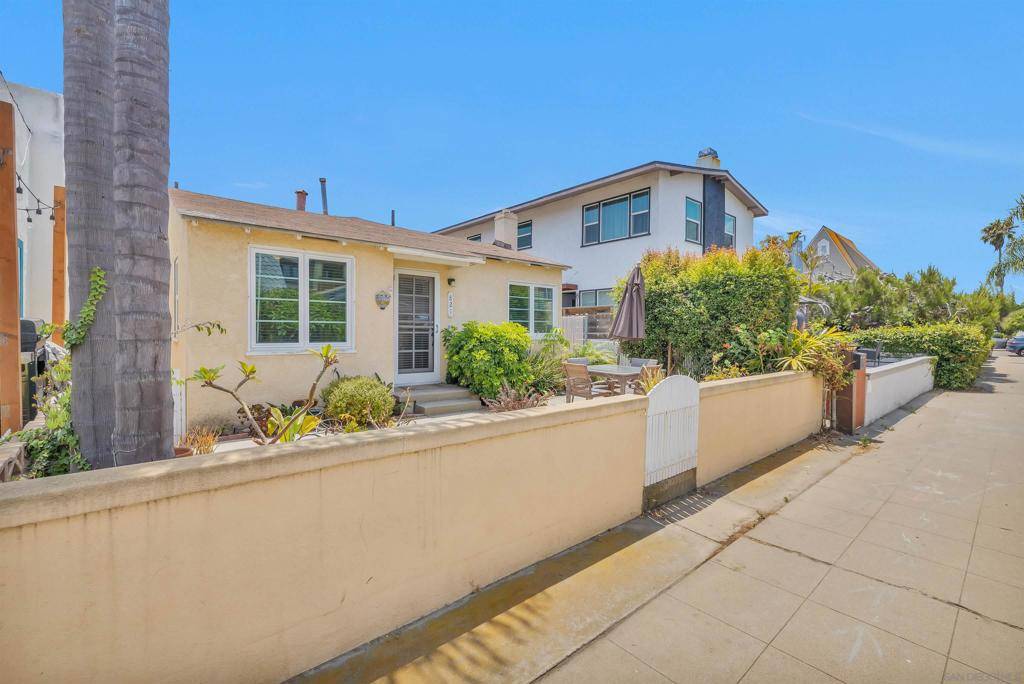 San Diego, CA 92109,821 Jamaica Ct