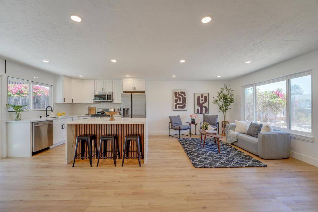 San Diego, CA 92126,8896 Belfast Cir