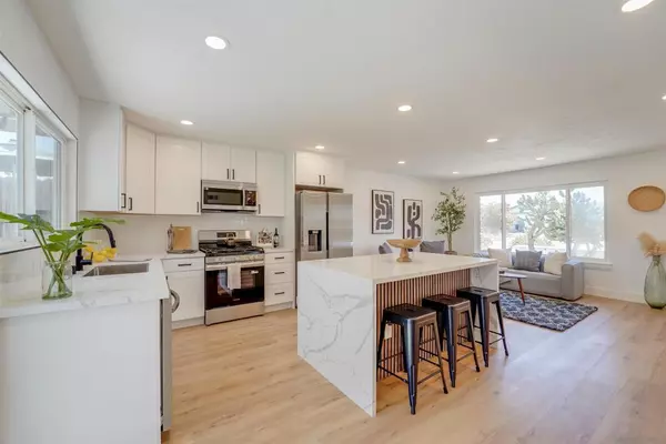 San Diego, CA 92126,8896 Belfast Cir