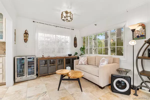 La Jolla, CA 92037,619 Bonair Way